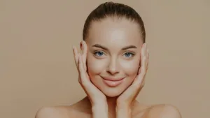 Yuz Germe Ameliyati Yaptiran 15 Unlu 15 Beroemdheden die een Facelift hebben ondergaan